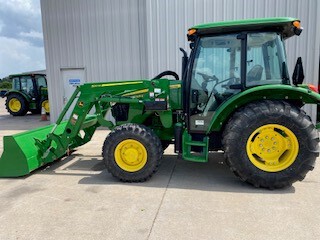 2019 John Deere 5065E Image 2