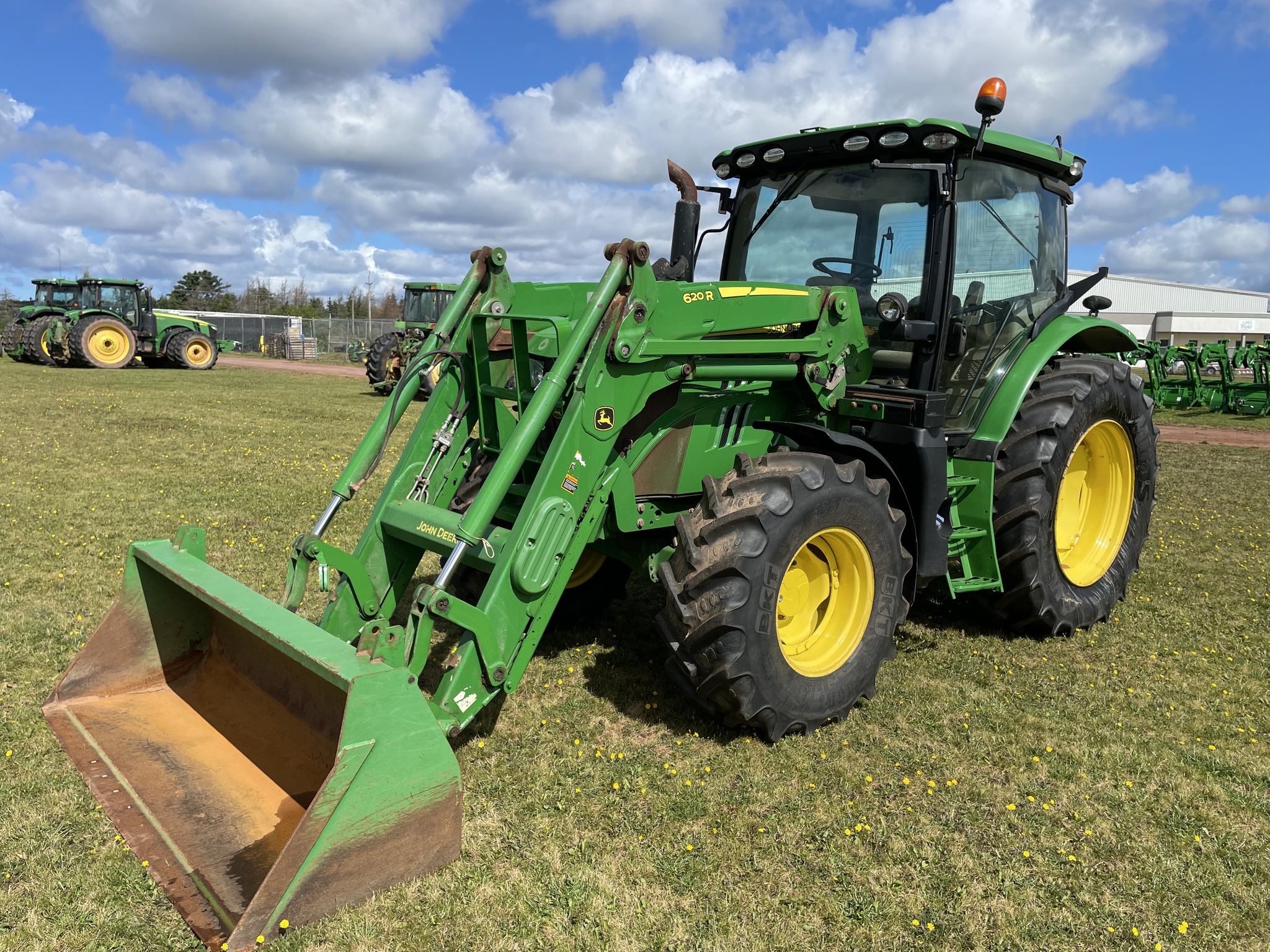 2016 John Deere 6120R Image 2