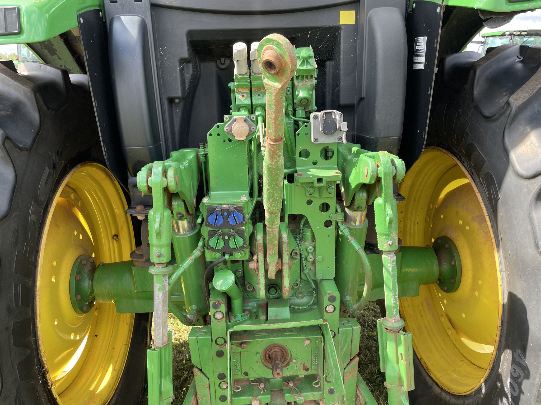 2016 John Deere 6120R Image 7