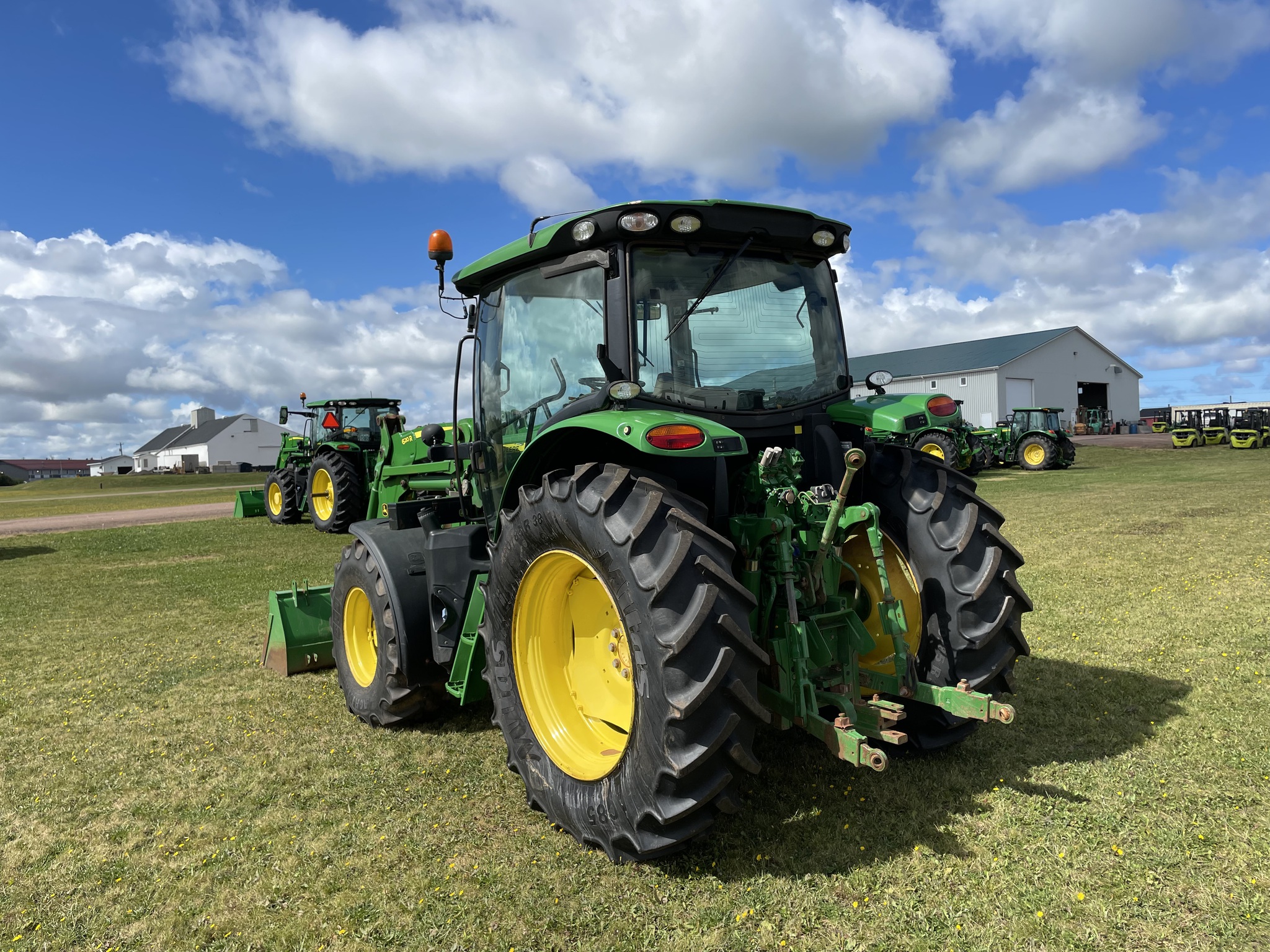 2016 John Deere 6120R Image 4