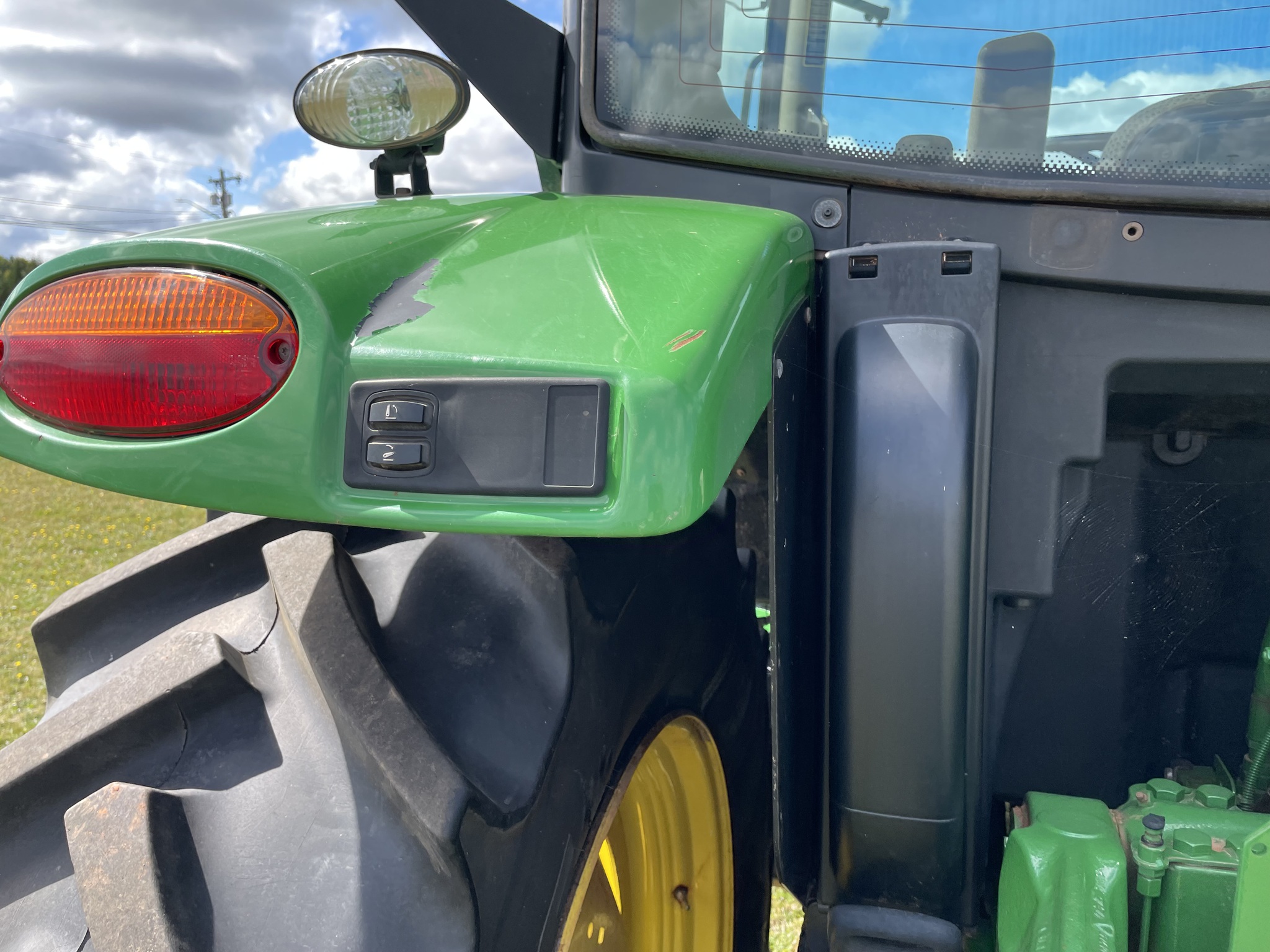 2016 John Deere 6120R Image 10