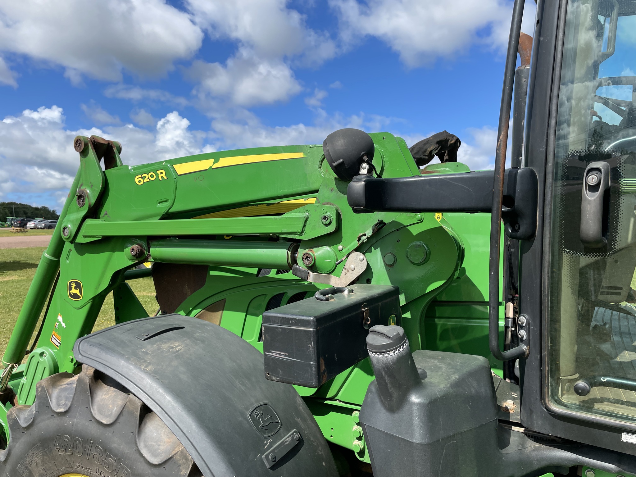 2016 John Deere 6120R Image 12