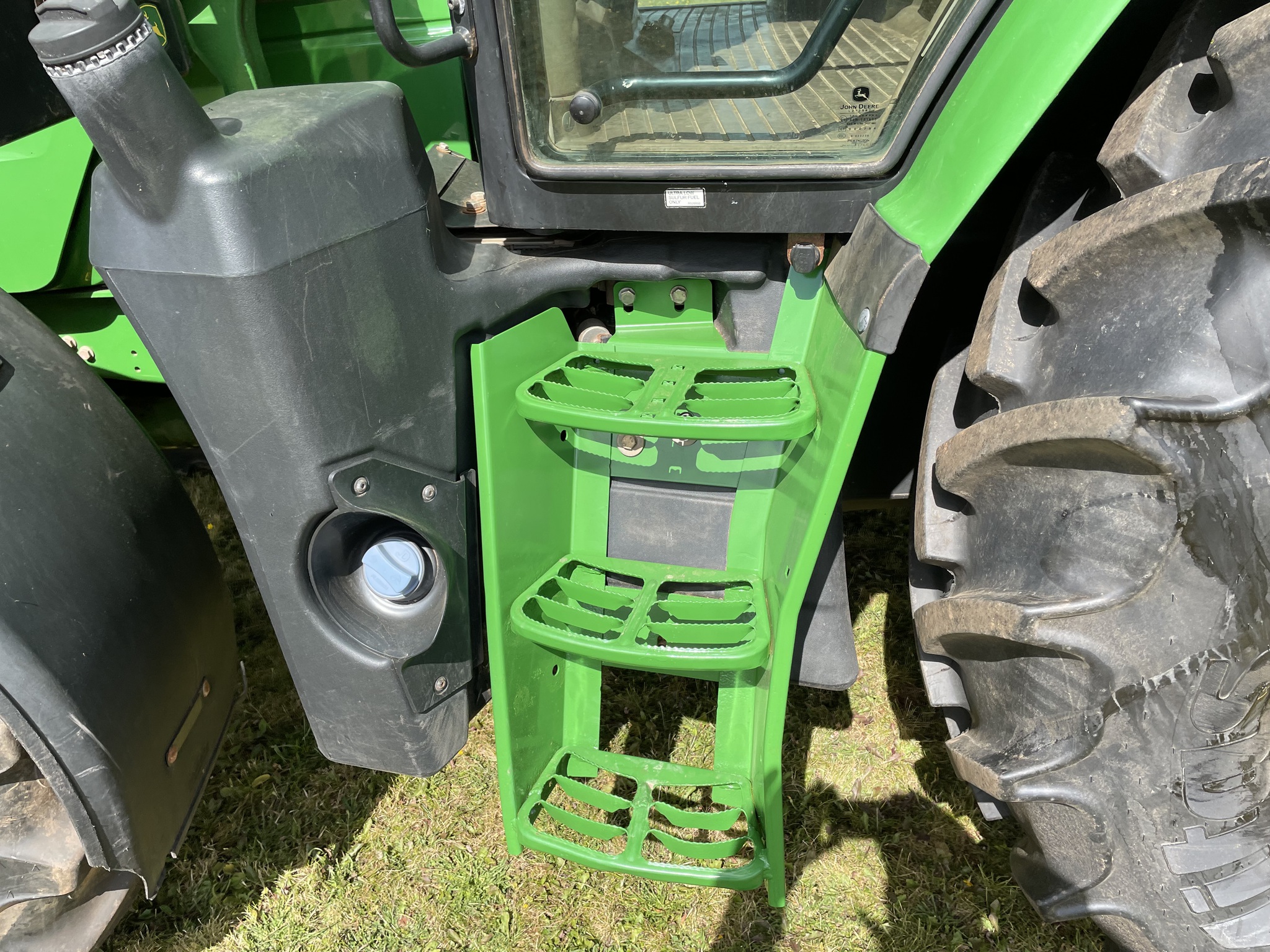 2016 John Deere 6120R Image 14