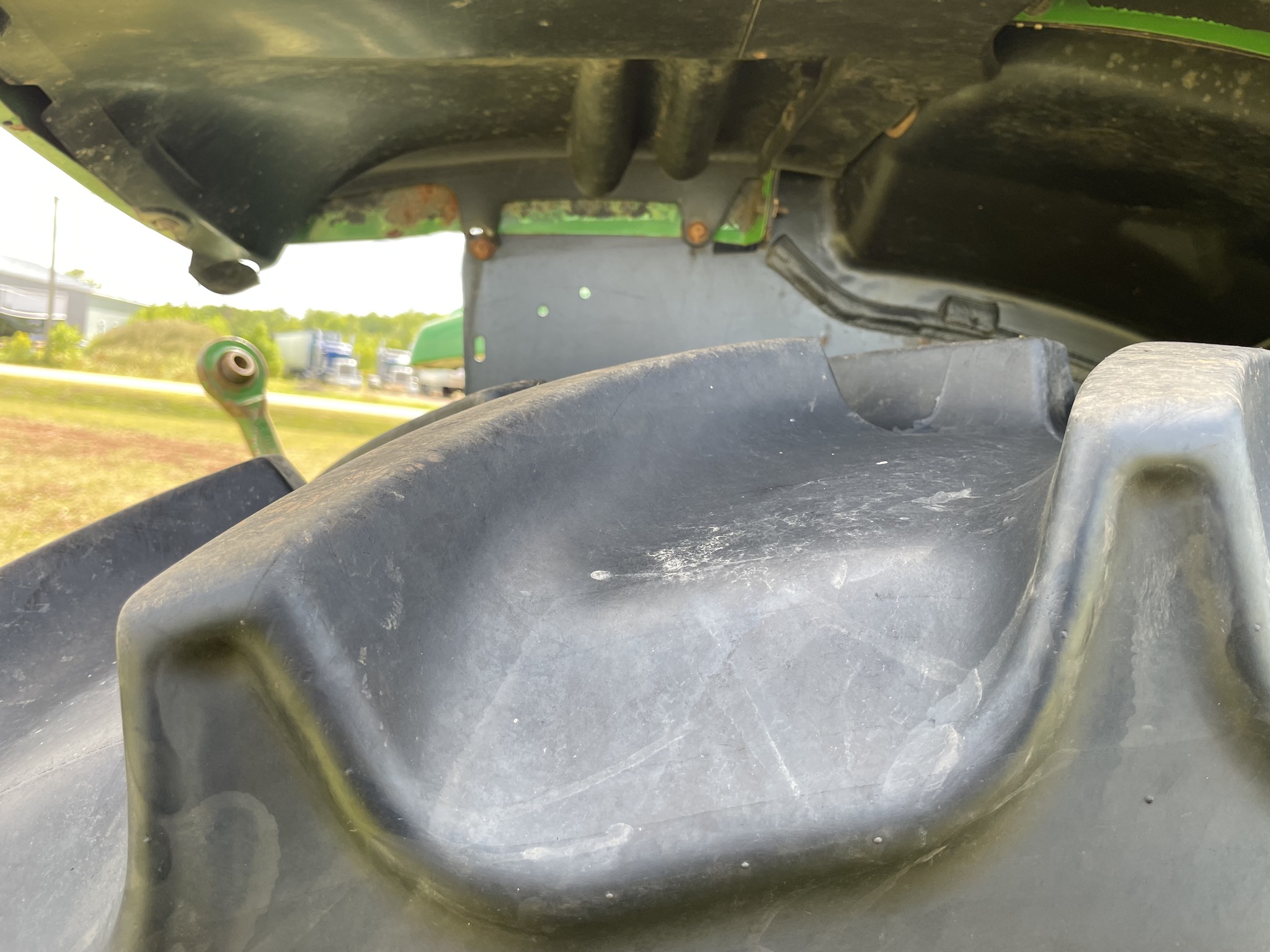 2016 John Deere 6120R Image 38