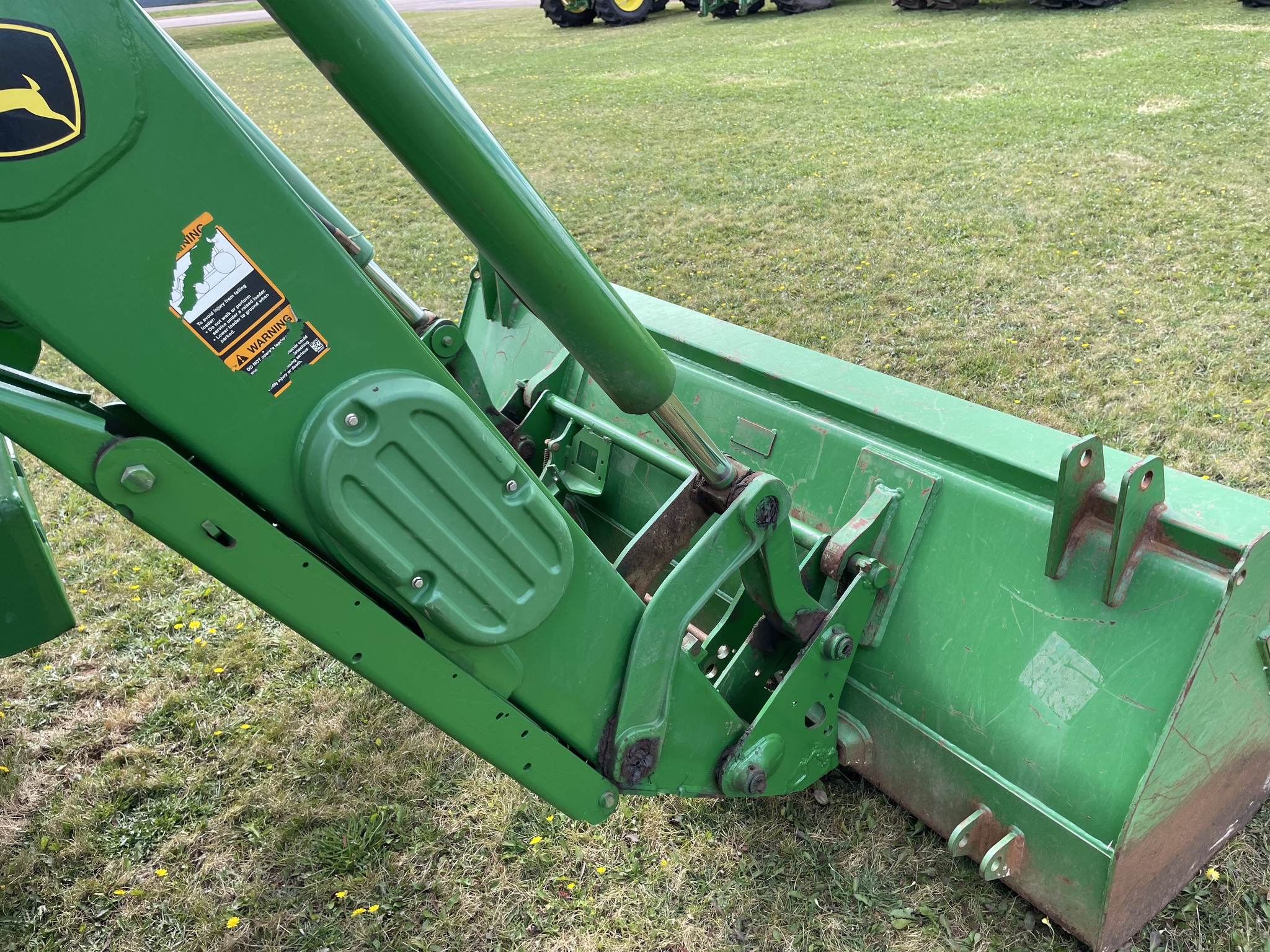 2016 John Deere 6120R Image 25