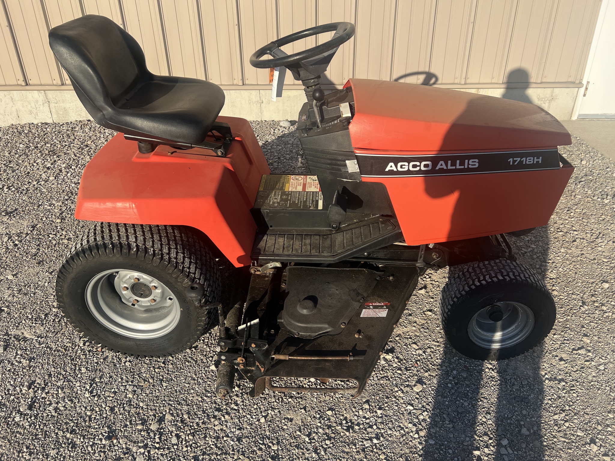 2001 AgcoAllis 1718H Image 2