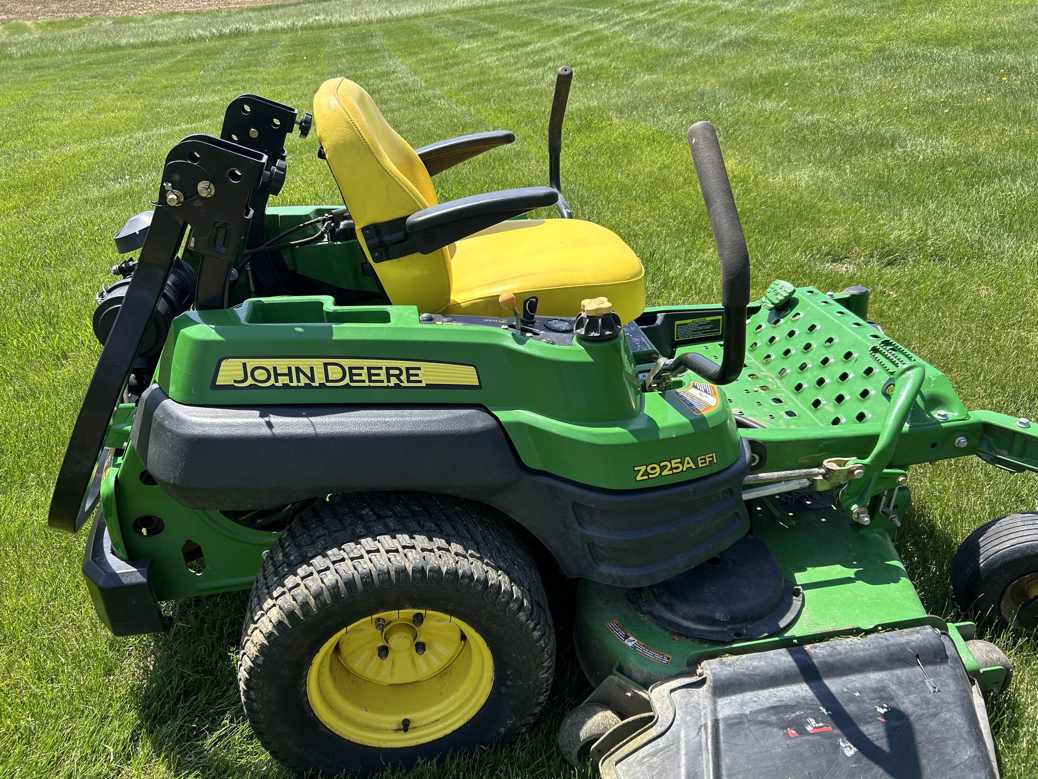 2012 John Deere Z925A Image 4