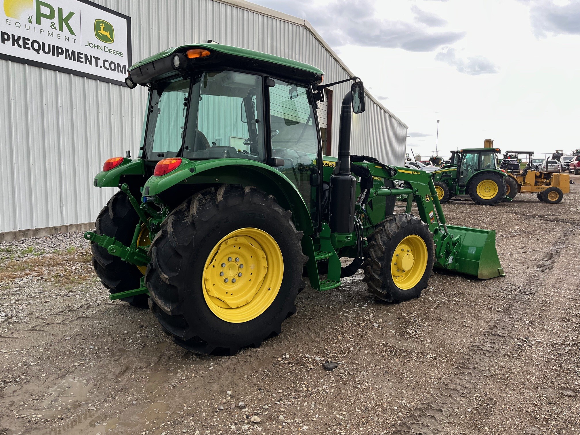 2023 John Deere 5090E Image 3