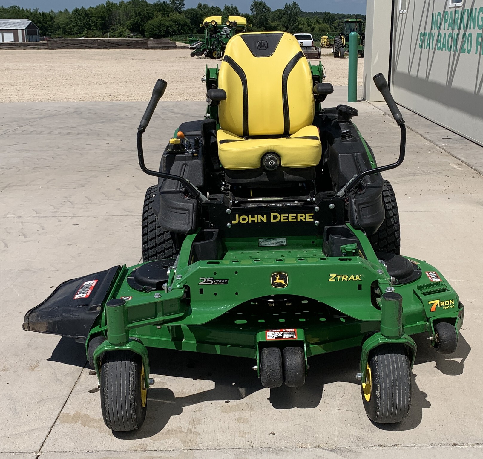 2022 John Deere Z950R Image 8