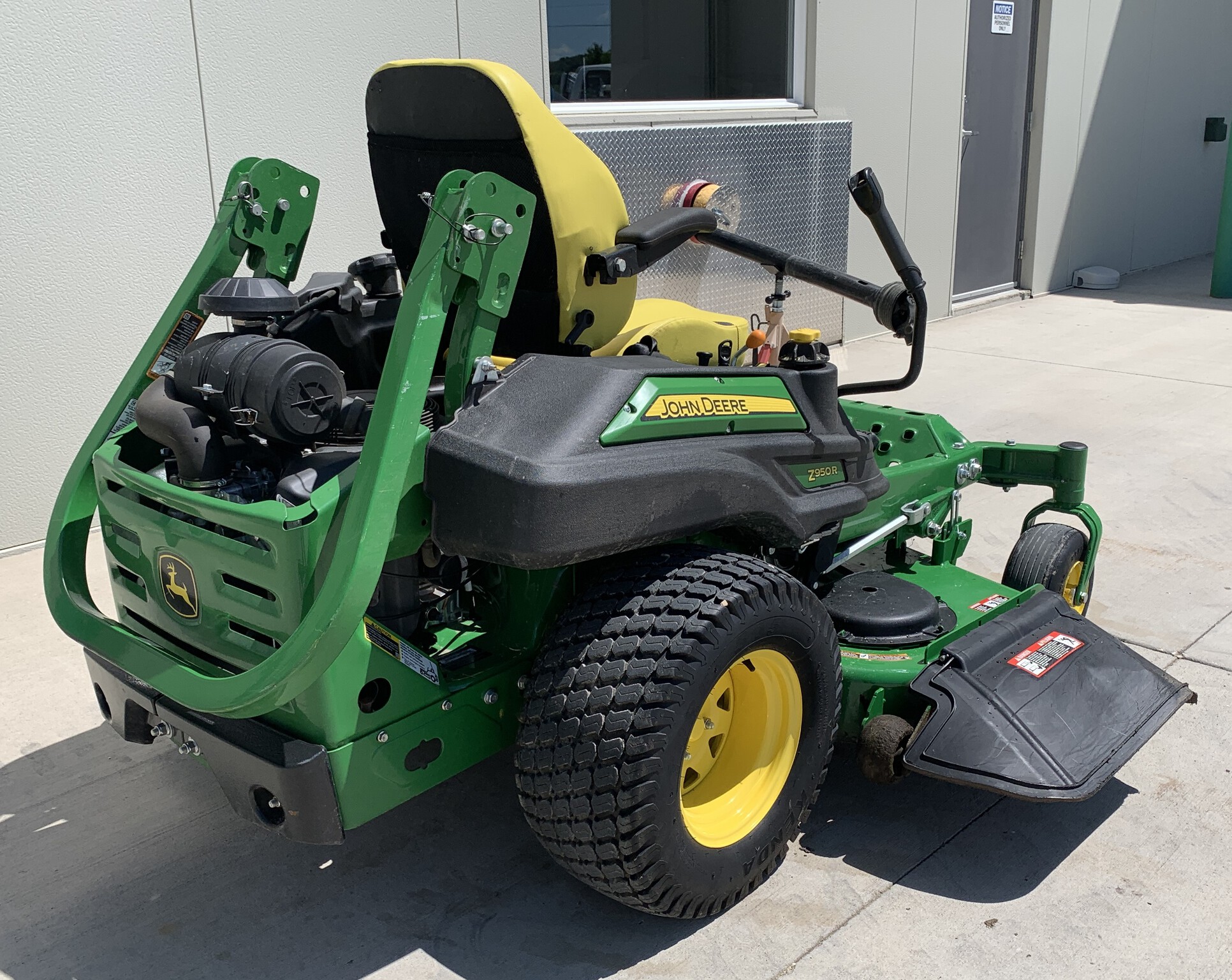 2022 John Deere Z950R Image 3