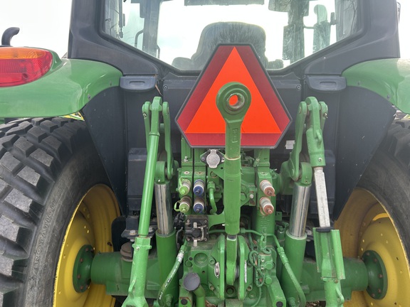 2022 John Deere 6120M Photo 4