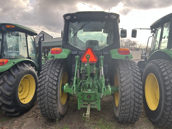 2022 John Deere 6120M Photo 8