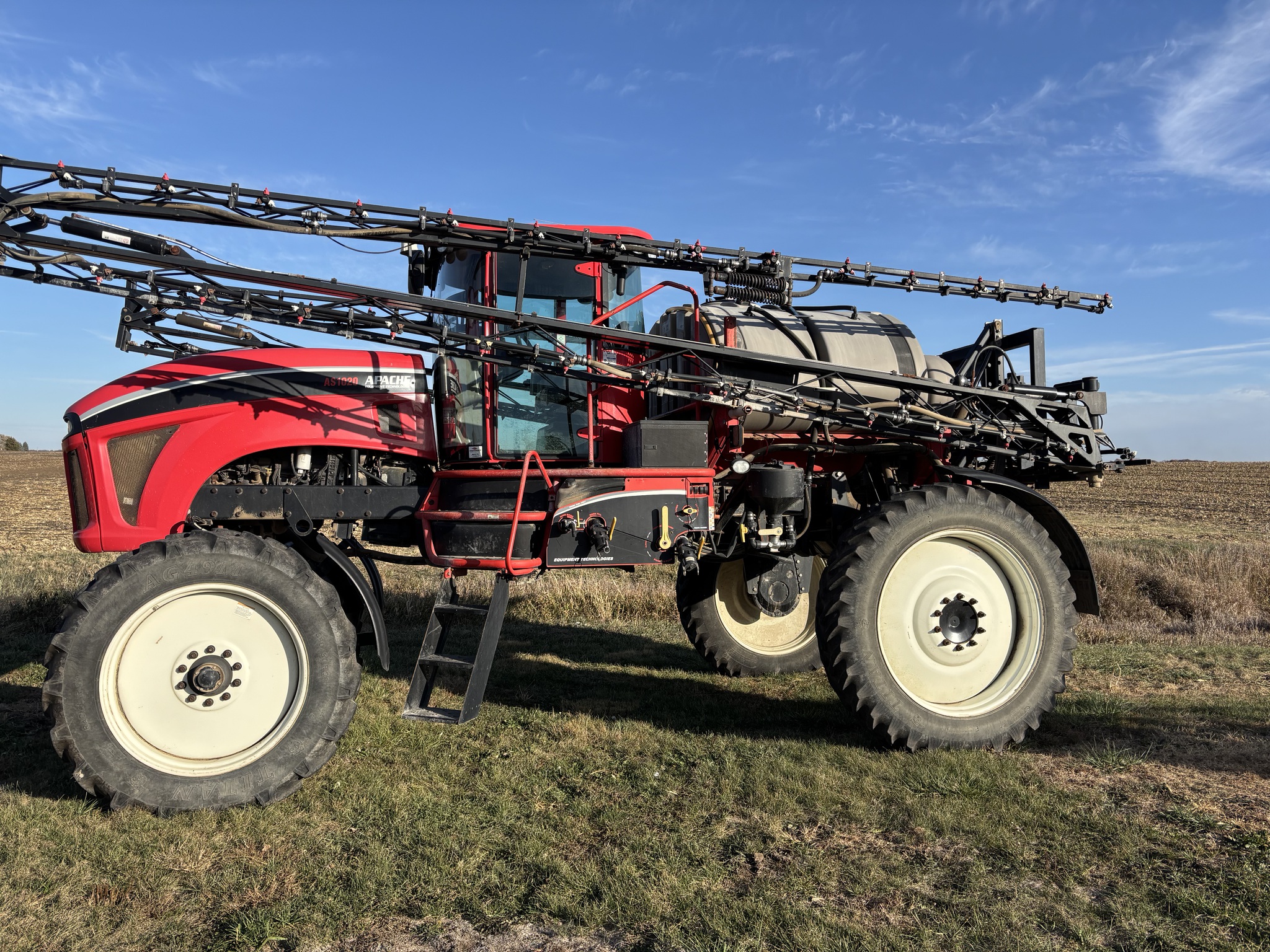  2011 Apache AS1020 at Heritage Tractor in Brimfield, IL