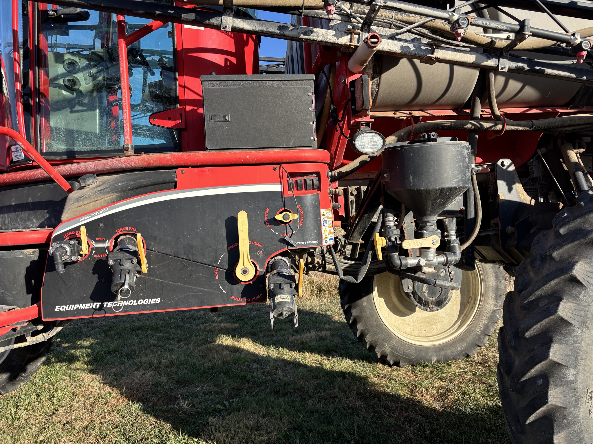  2011 Apache AS1020 at Heritage Tractor in Brimfield, IL