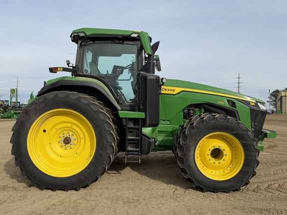 2025 John Deere 8R 370 - Photo2