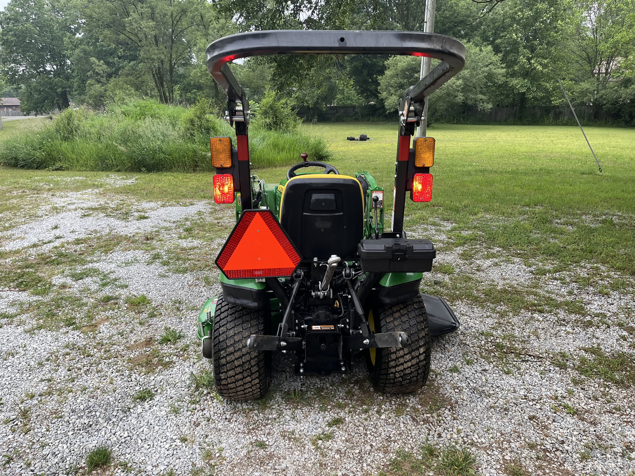 2022 John Deere 1023E Image 4