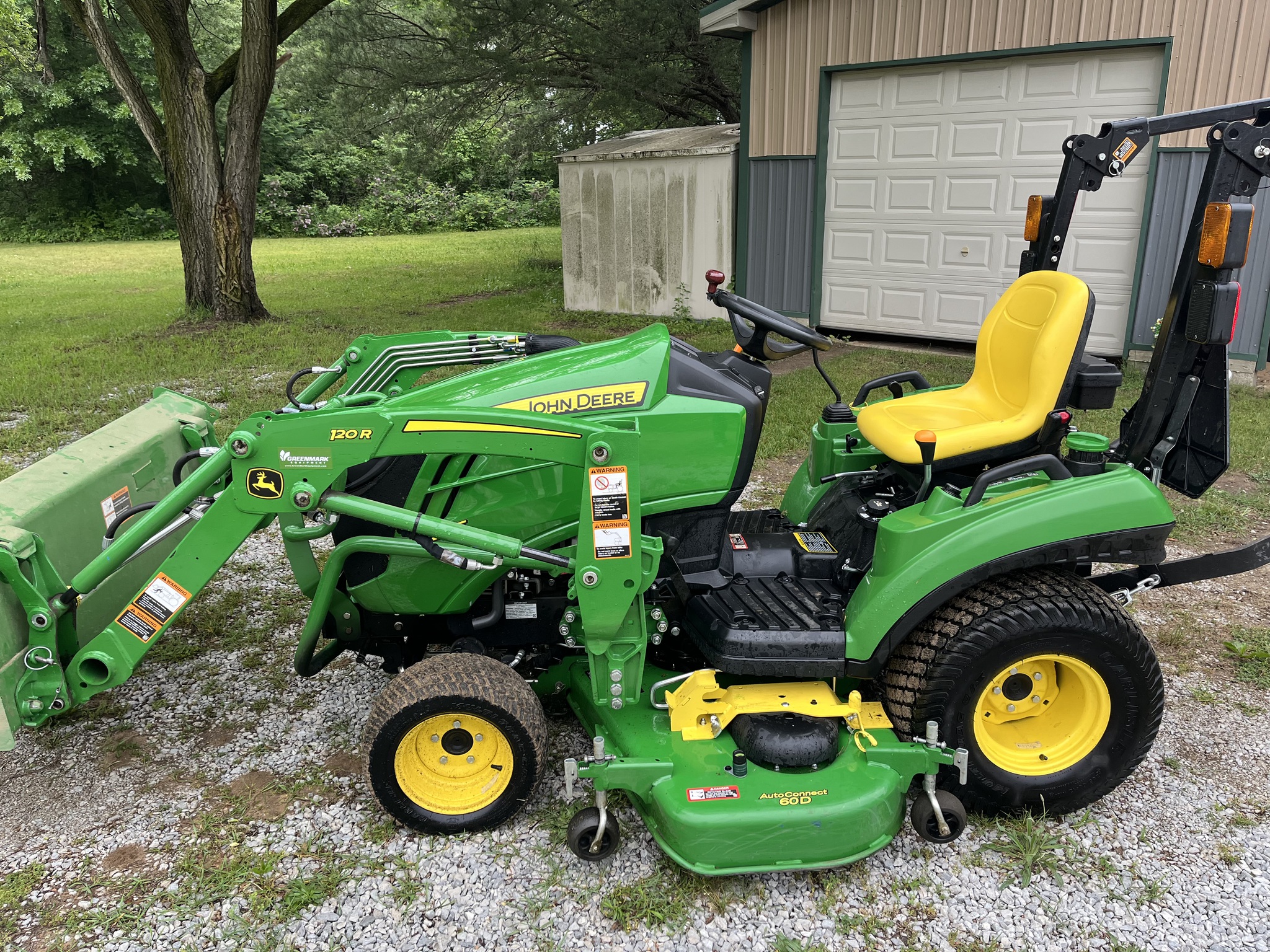 2022 John Deere 1023E Image 6