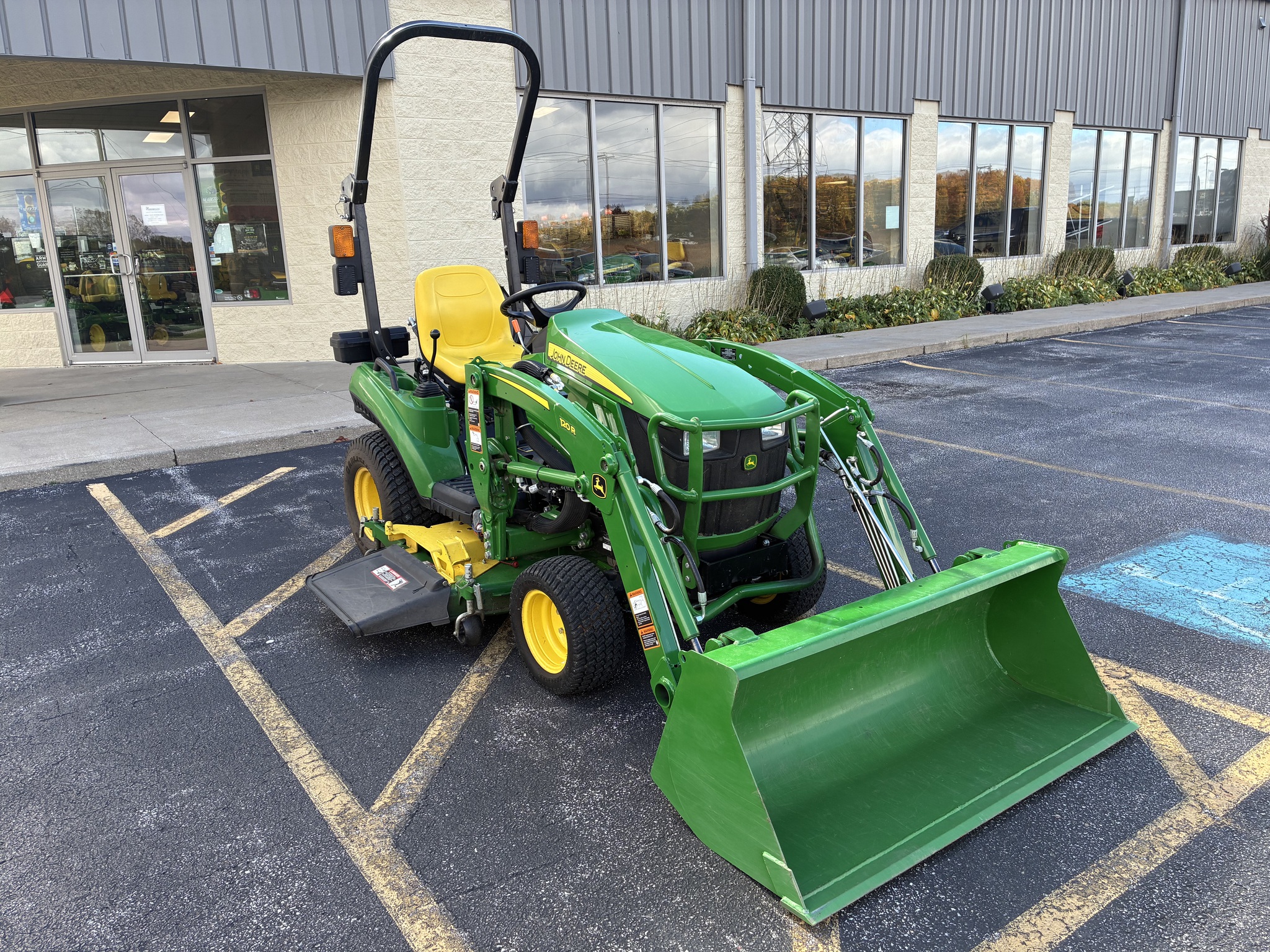 2022 John Deere 1023E Image 1
