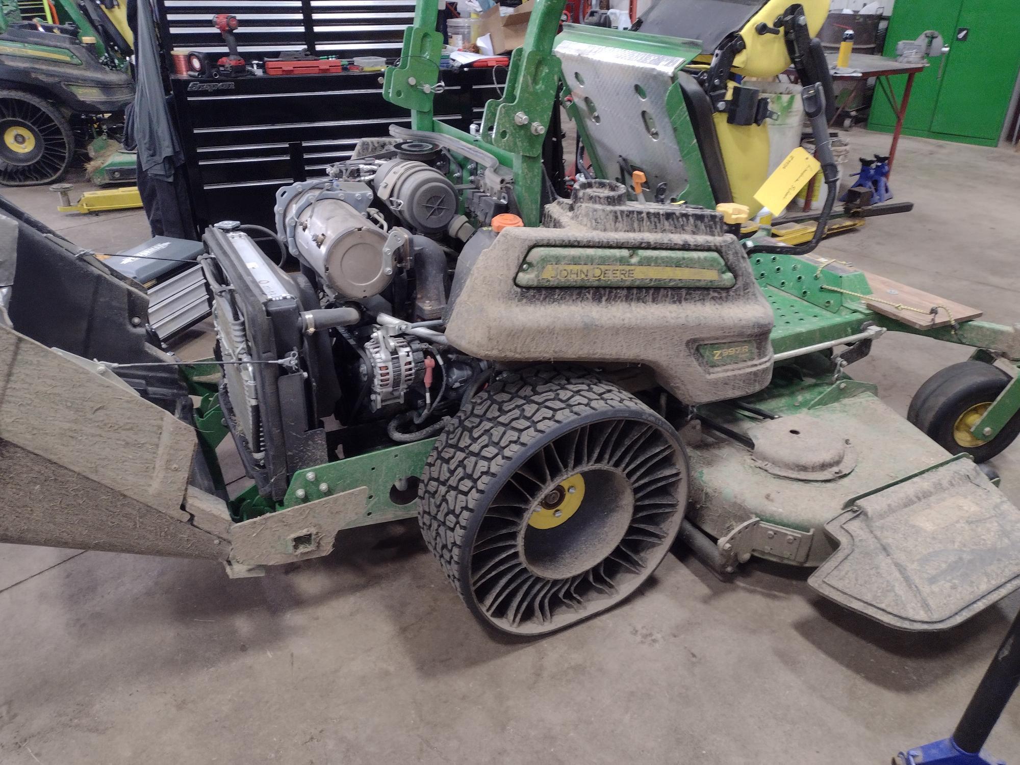 2023 John Deere Z997R Image 4