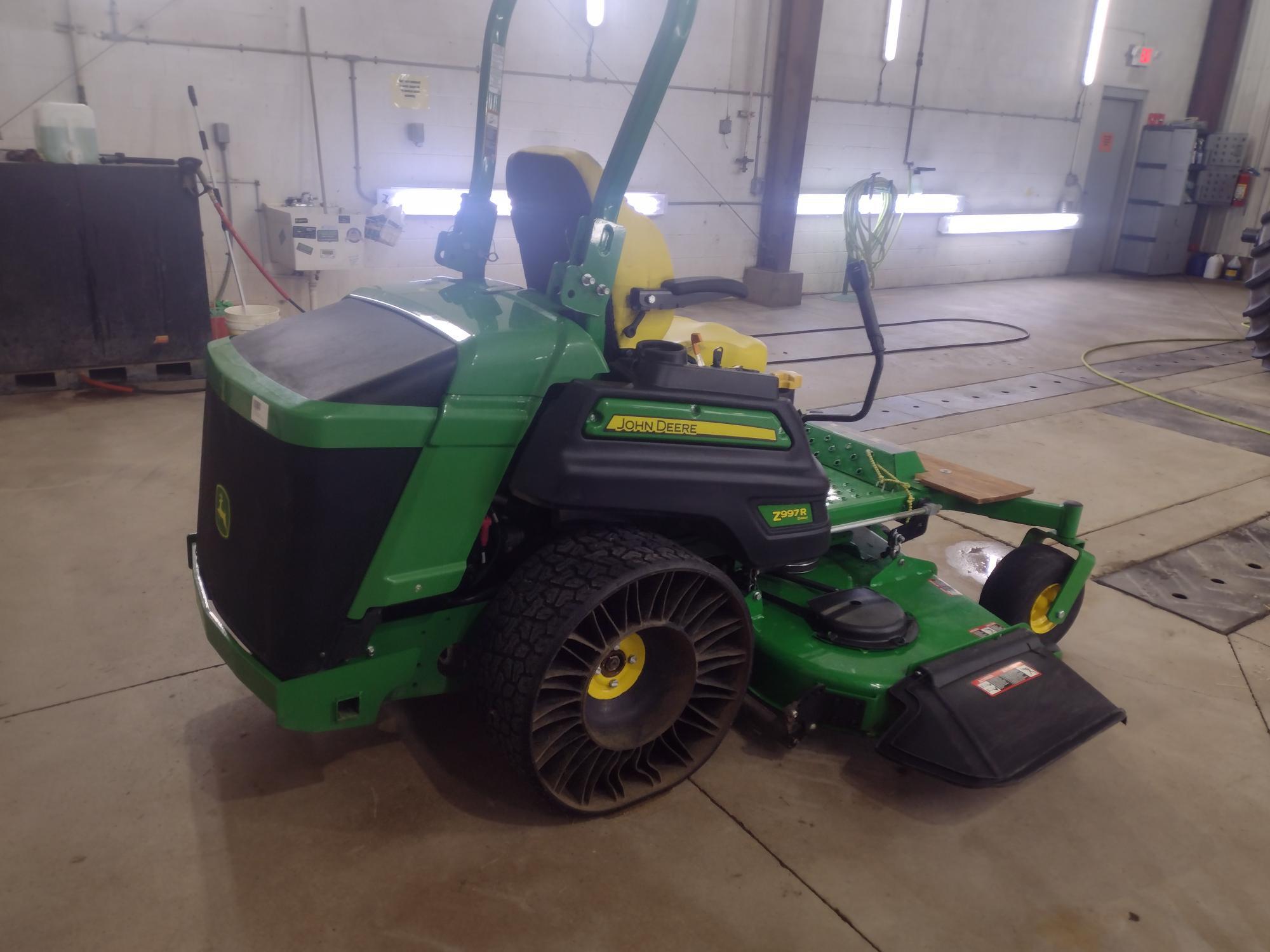 2023 John Deere Z997R Image 3