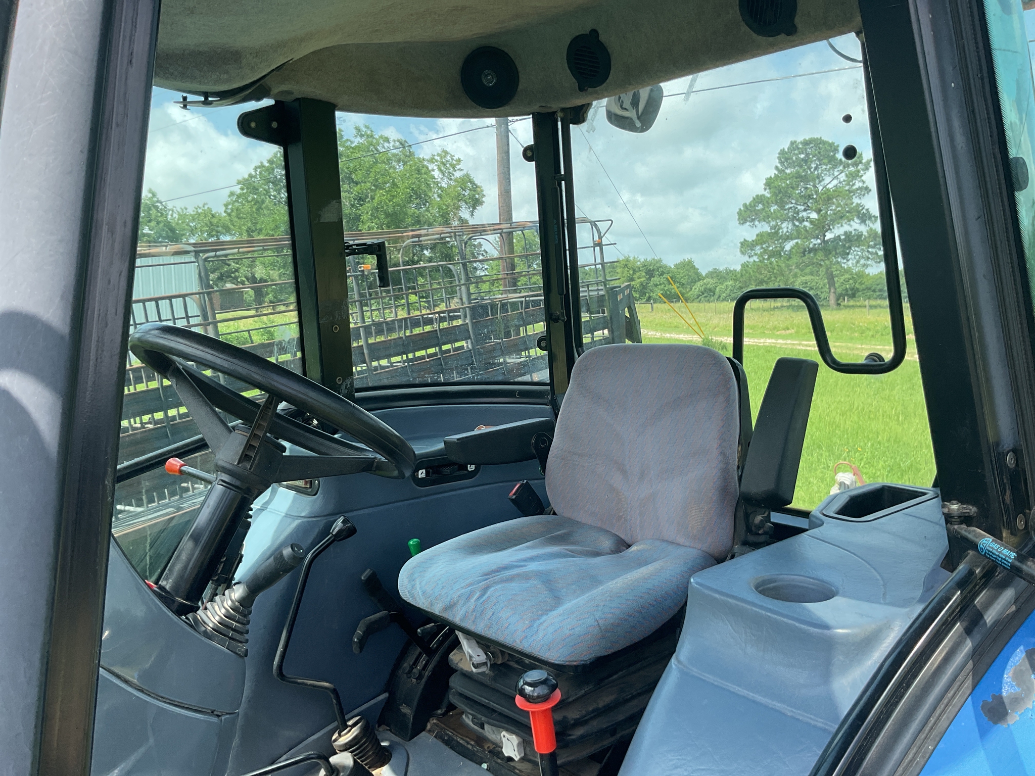 2007 New Holland TD95D Image 7