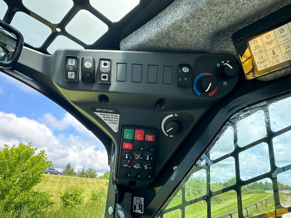 2024 John-Deere 325G