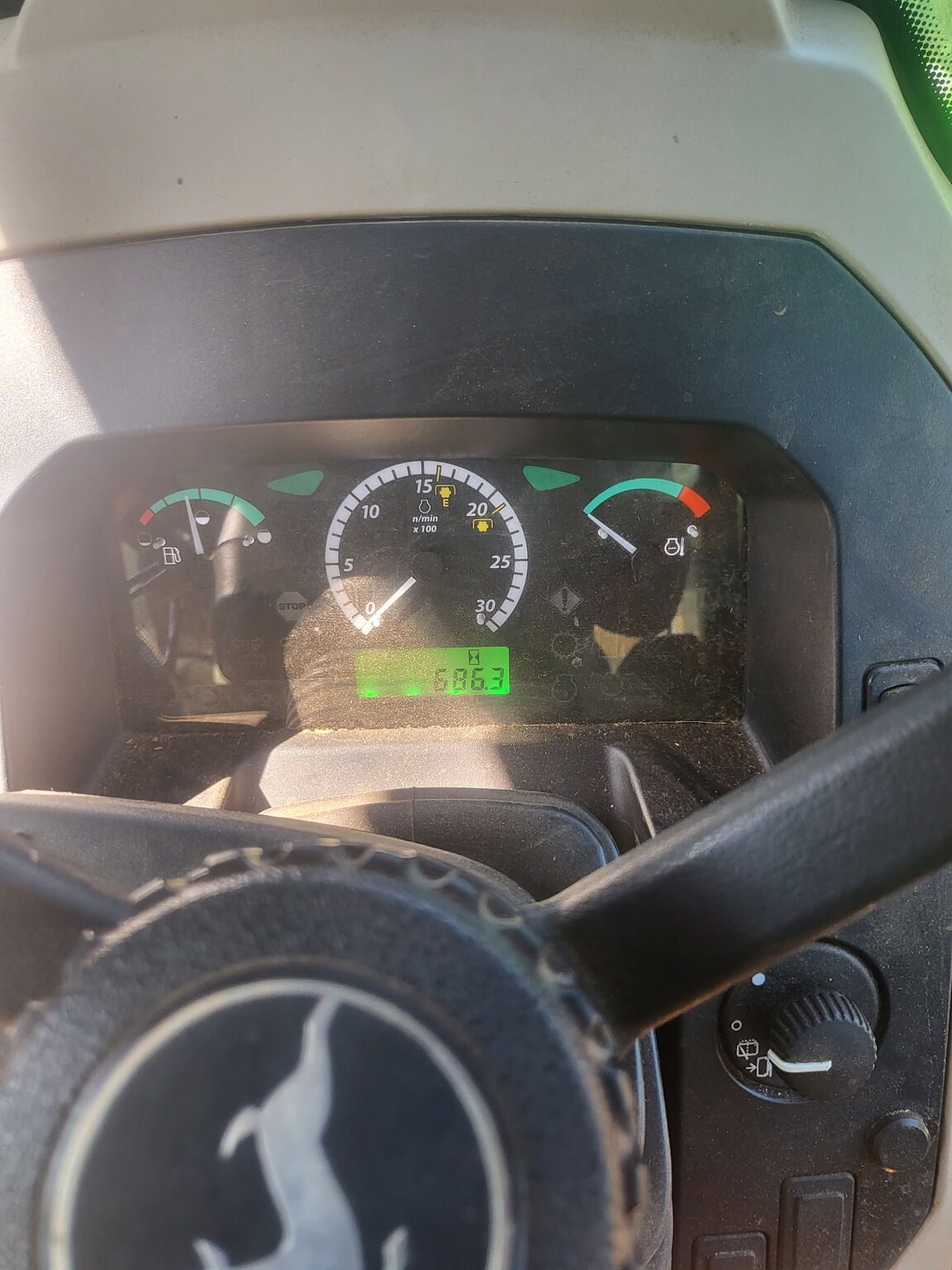 2022 John Deere 5075E Image 7
