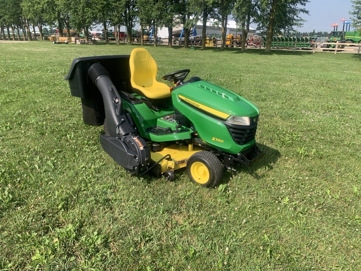 2018 John Deere X590 Image 1