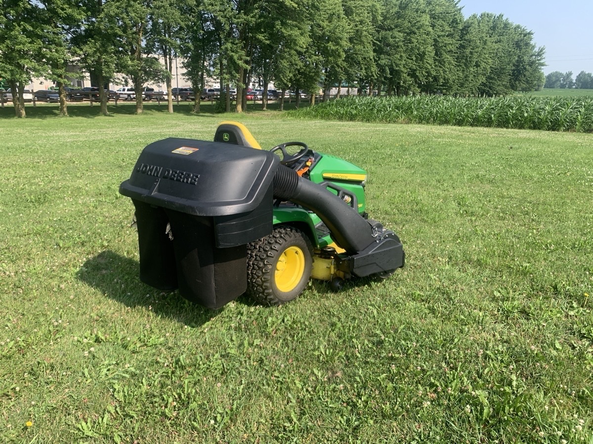 2018 John Deere X590 Image 5
