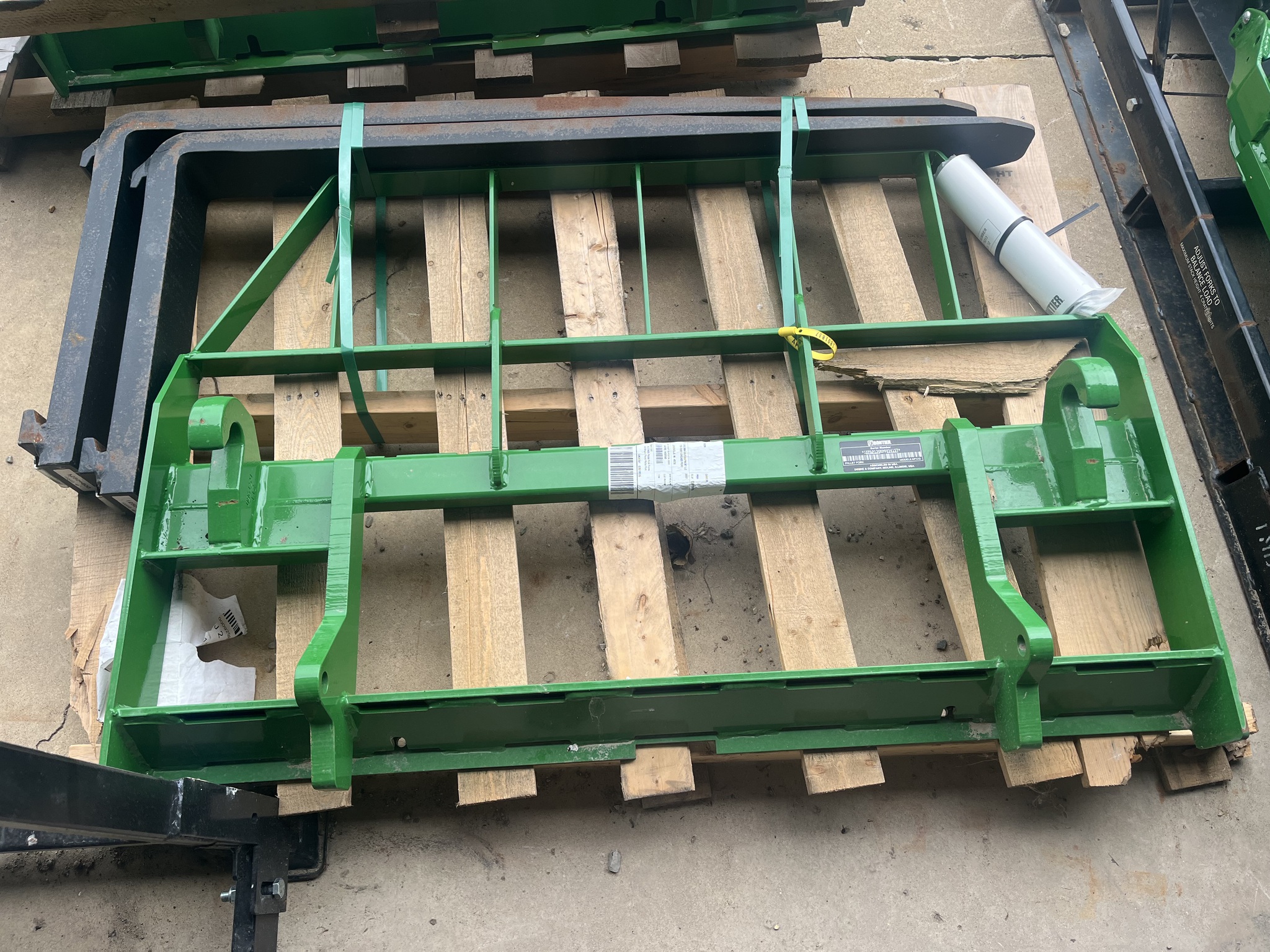 2023 Frontier AP12G Image 2