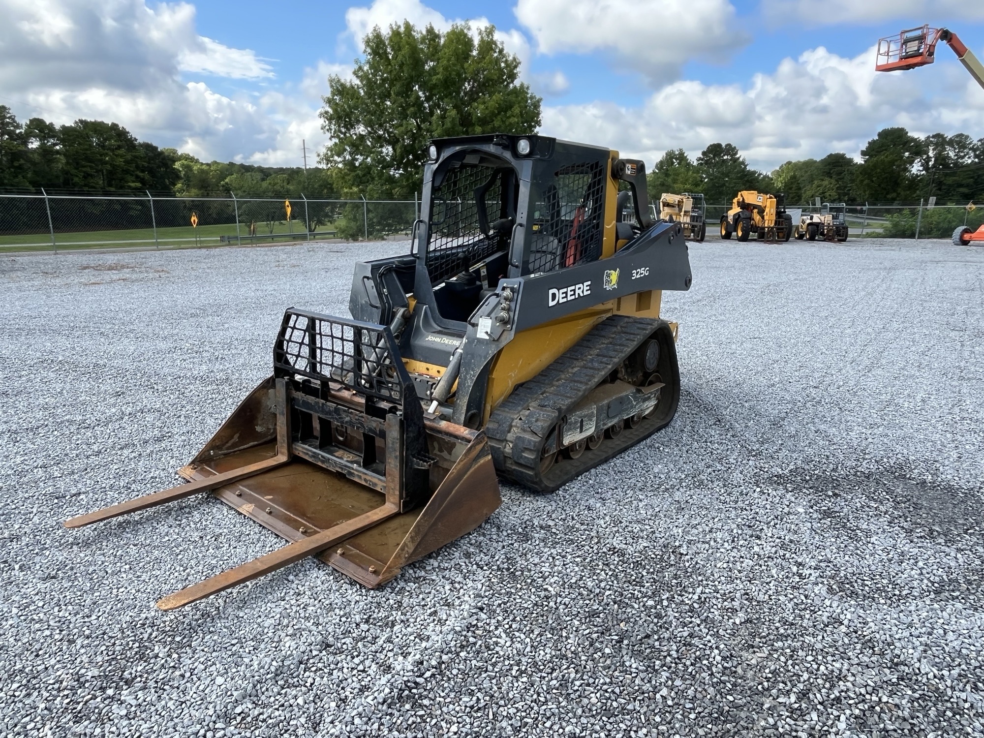 2022 John Deere 325G Image 1