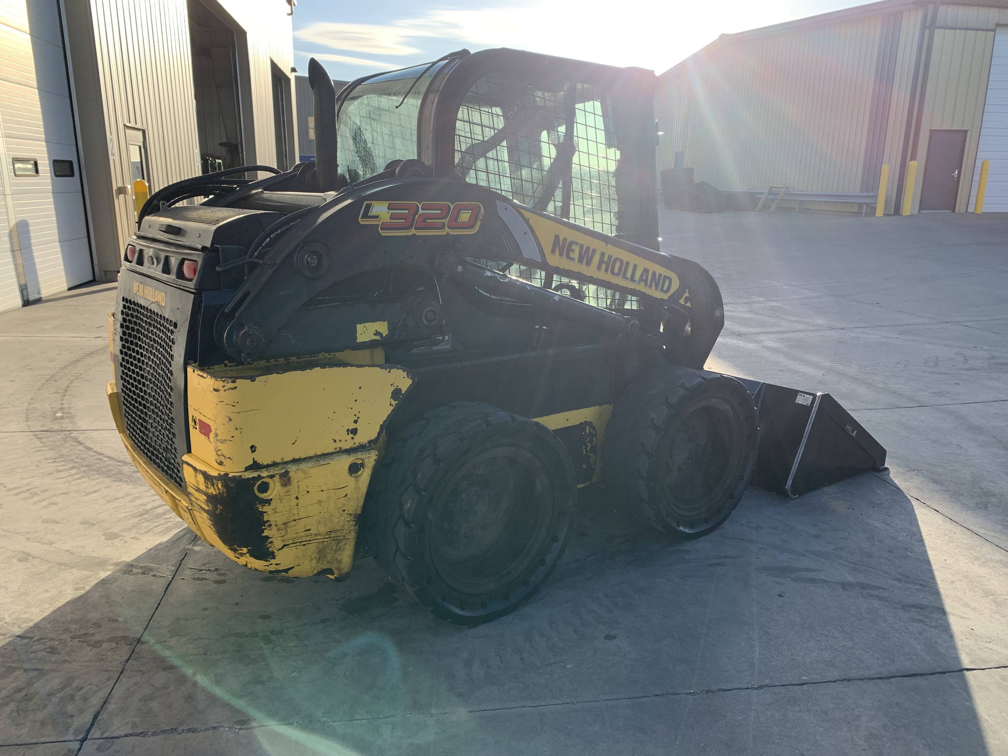 2023 New Holland L320 Image 3