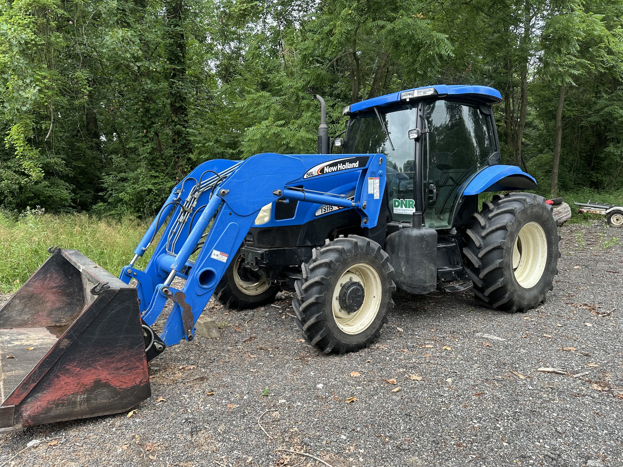 2004 New Holland TS115A Std.Cab Image 1