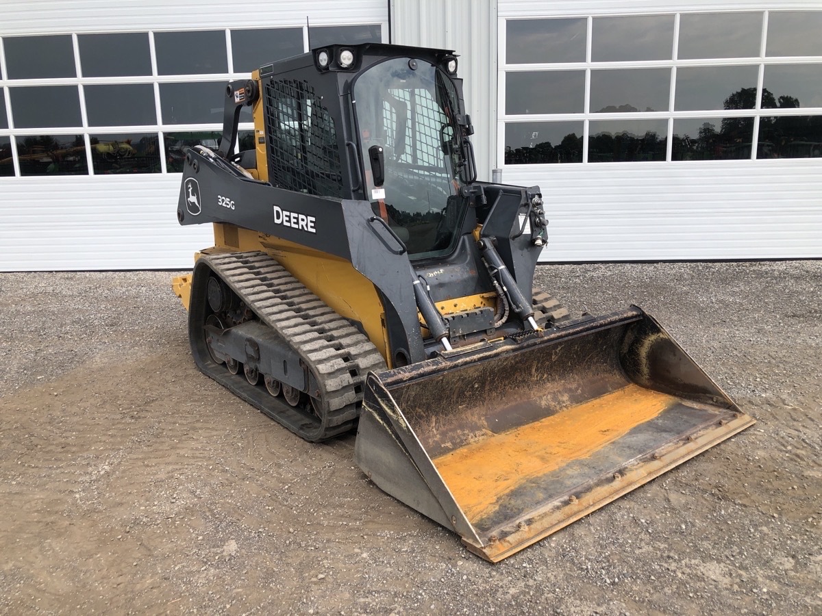 2022 John Deere 325G Image 4