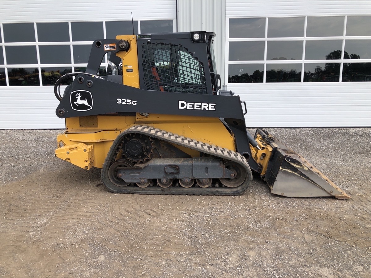 2022 John Deere 325G Image 5