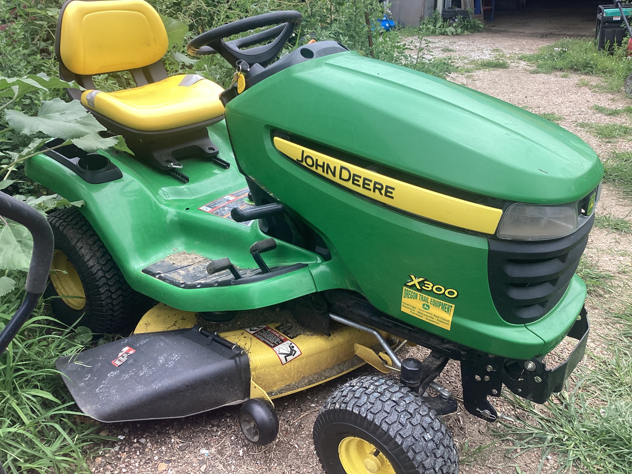 2011 John Deere X300 Image 3