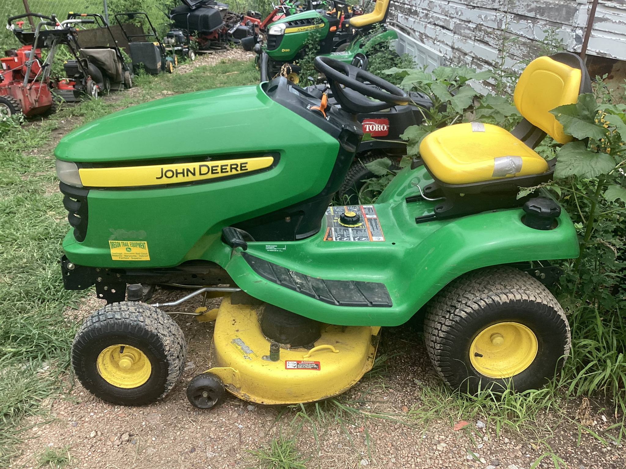 2011 John Deere X300 Image 2