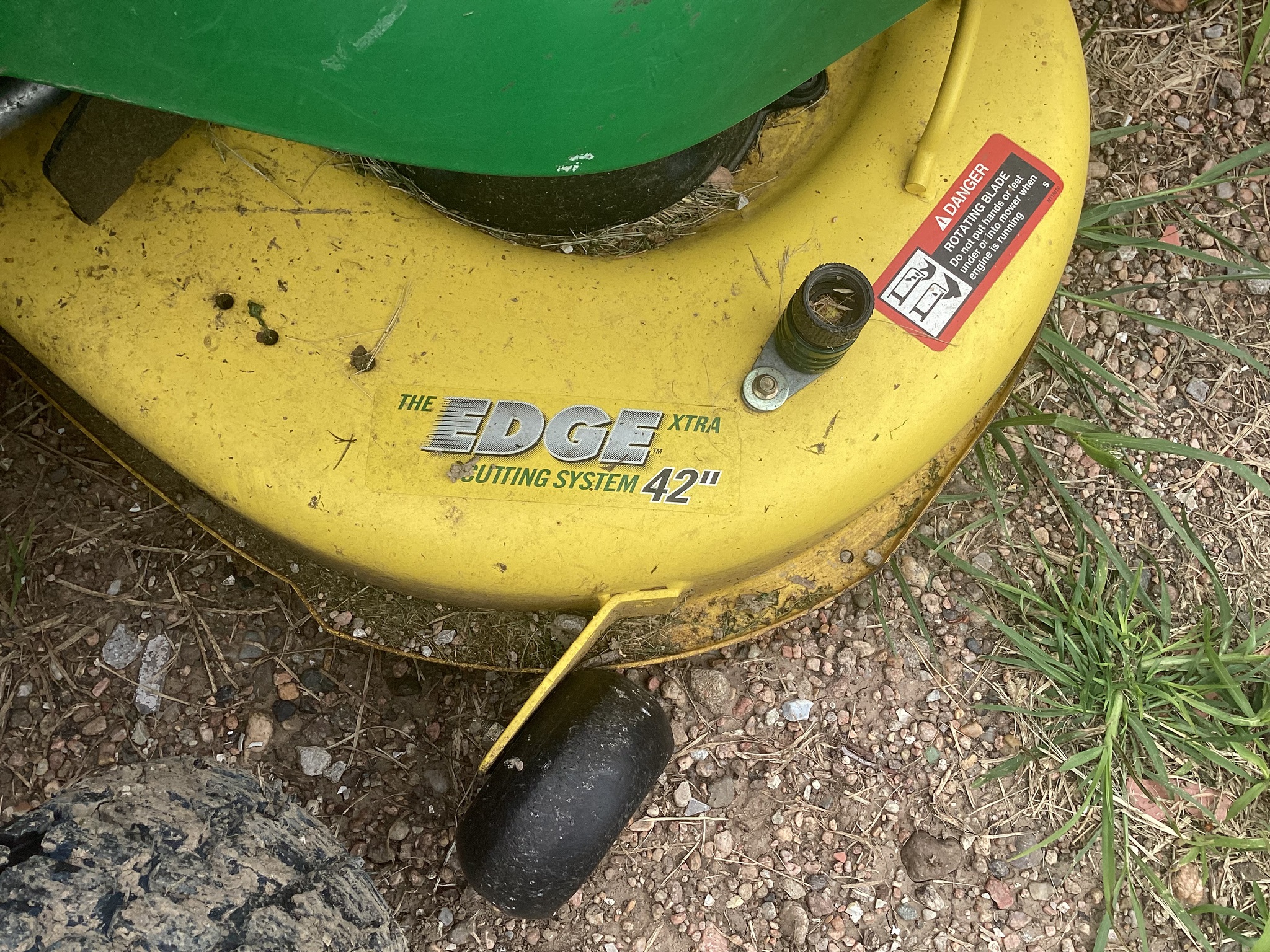 2011 John Deere X300 Image 6