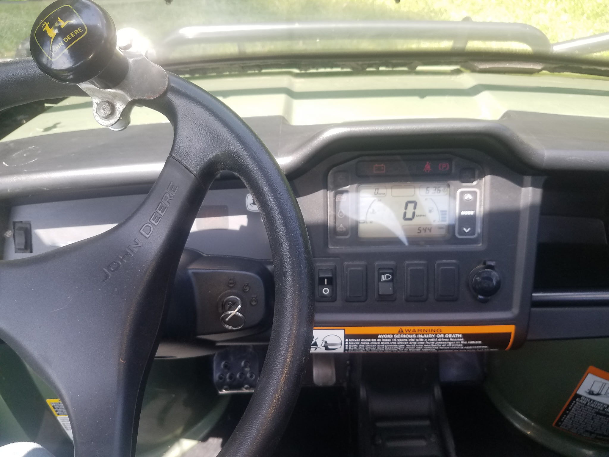 2013 John Deere XUV 825i Image 8