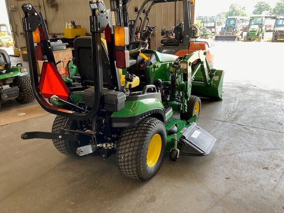 Photo of 2024 John Deere 1025R