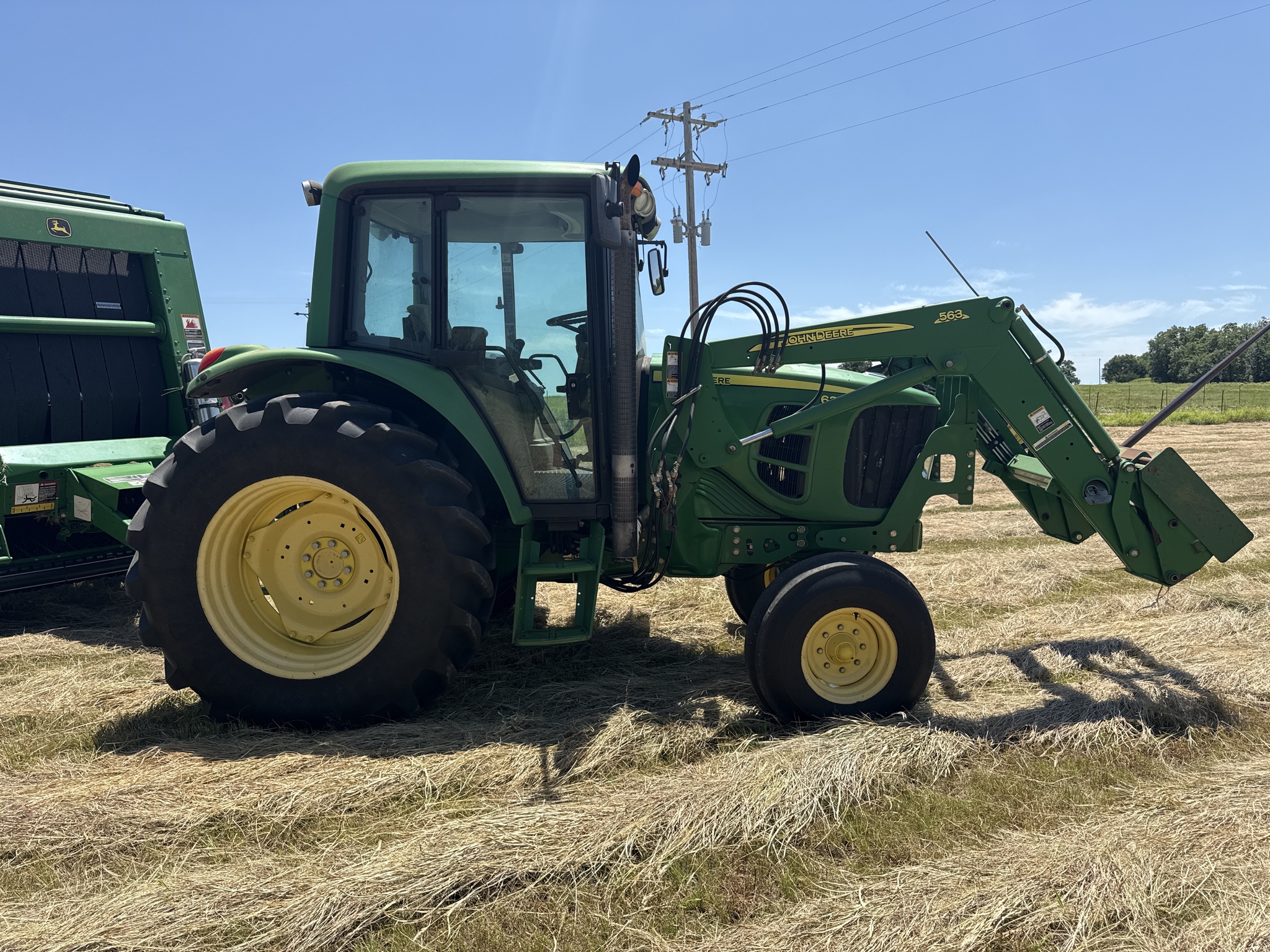 2007 John Deere 6330 Premium Image 9