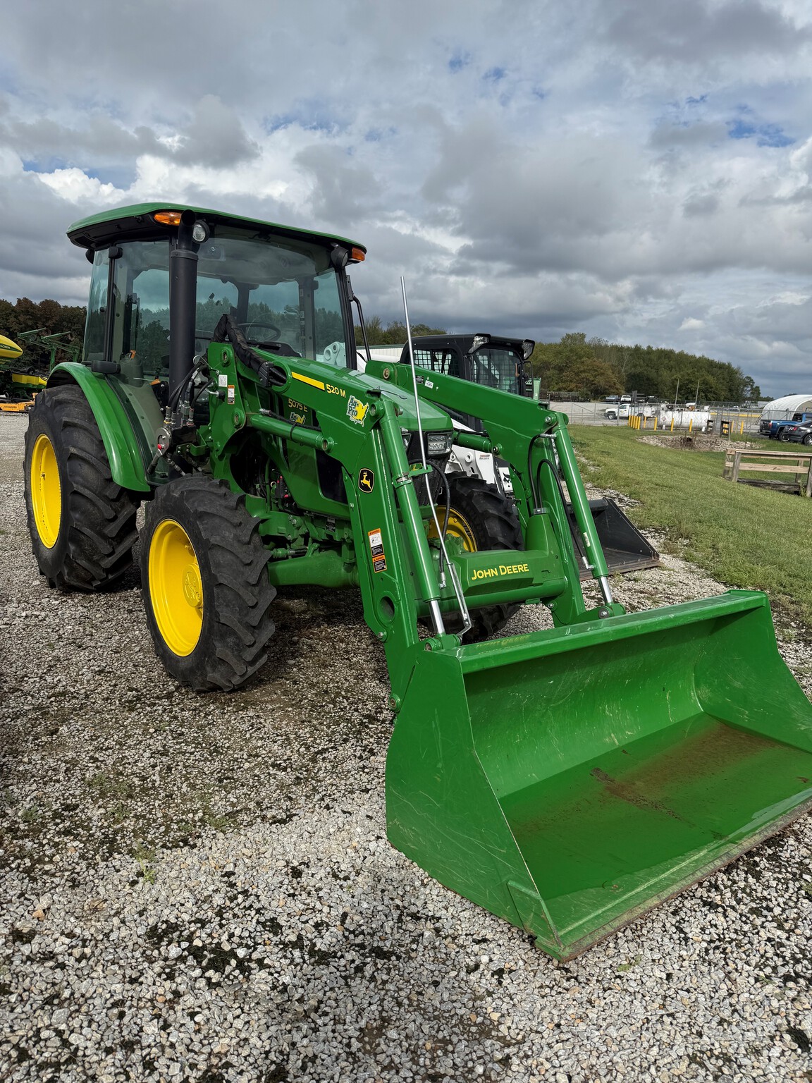 2023 John Deere 5075E Image 5