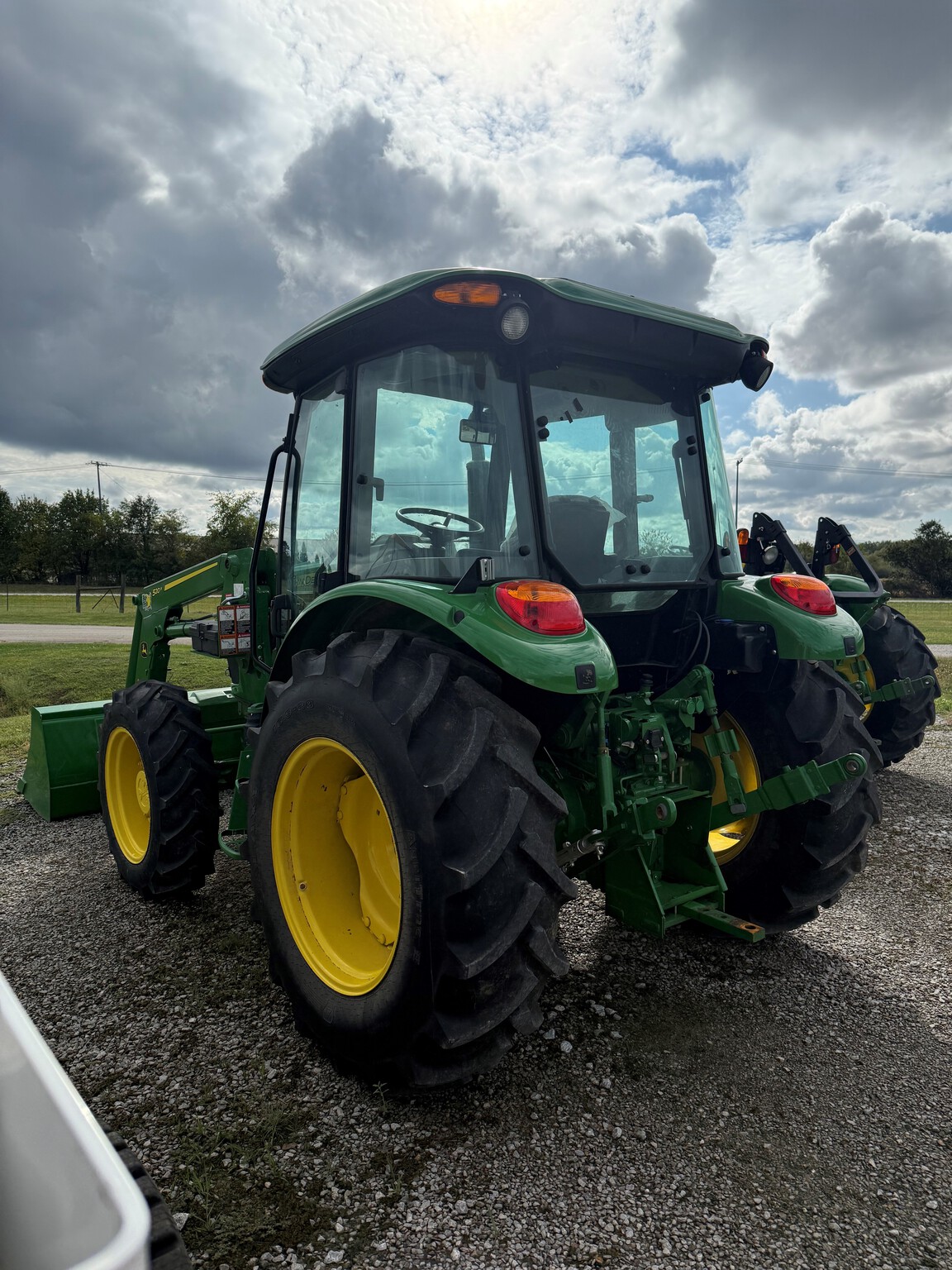 2023 John Deere 5075E Image 2