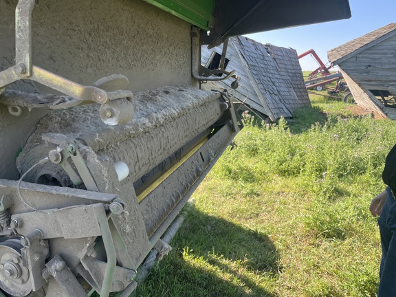 Used 2014 John Deere 569 Round Balers at Horizon Ag & Turf in Vermilion, AB - Photo5