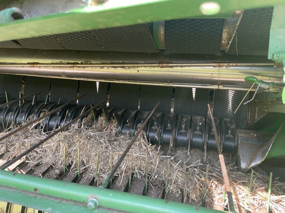 Used 2014 John Deere 569 Round Balers at Horizon Ag & Turf in Vermilion, AB - Photo6