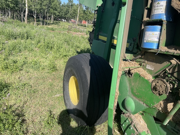 Used 2014 John Deere 569 Round Balers at Horizon Ag & Turf in Vermilion, AB - Photo9