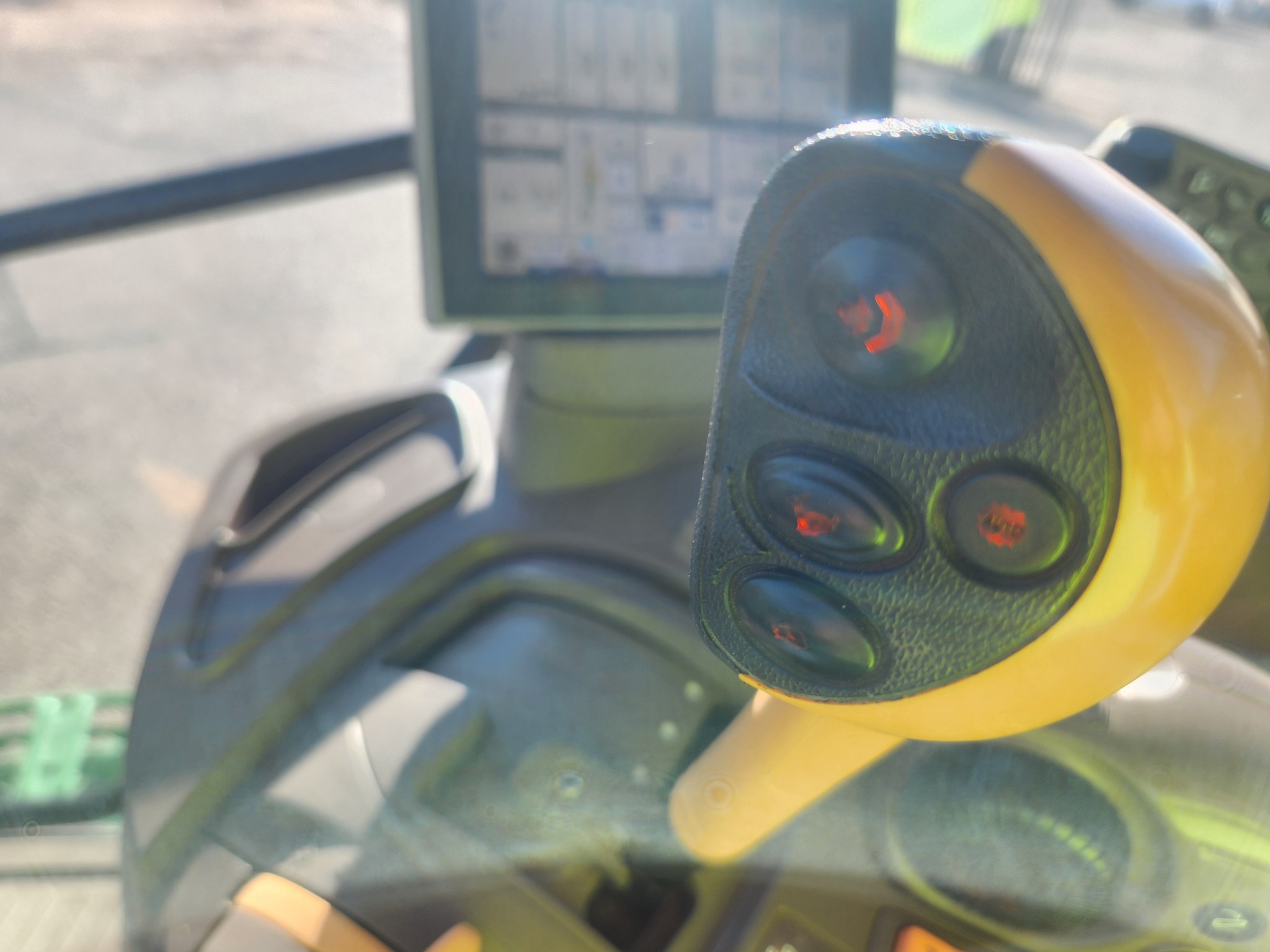 2020 John Deere 6130R Image 15