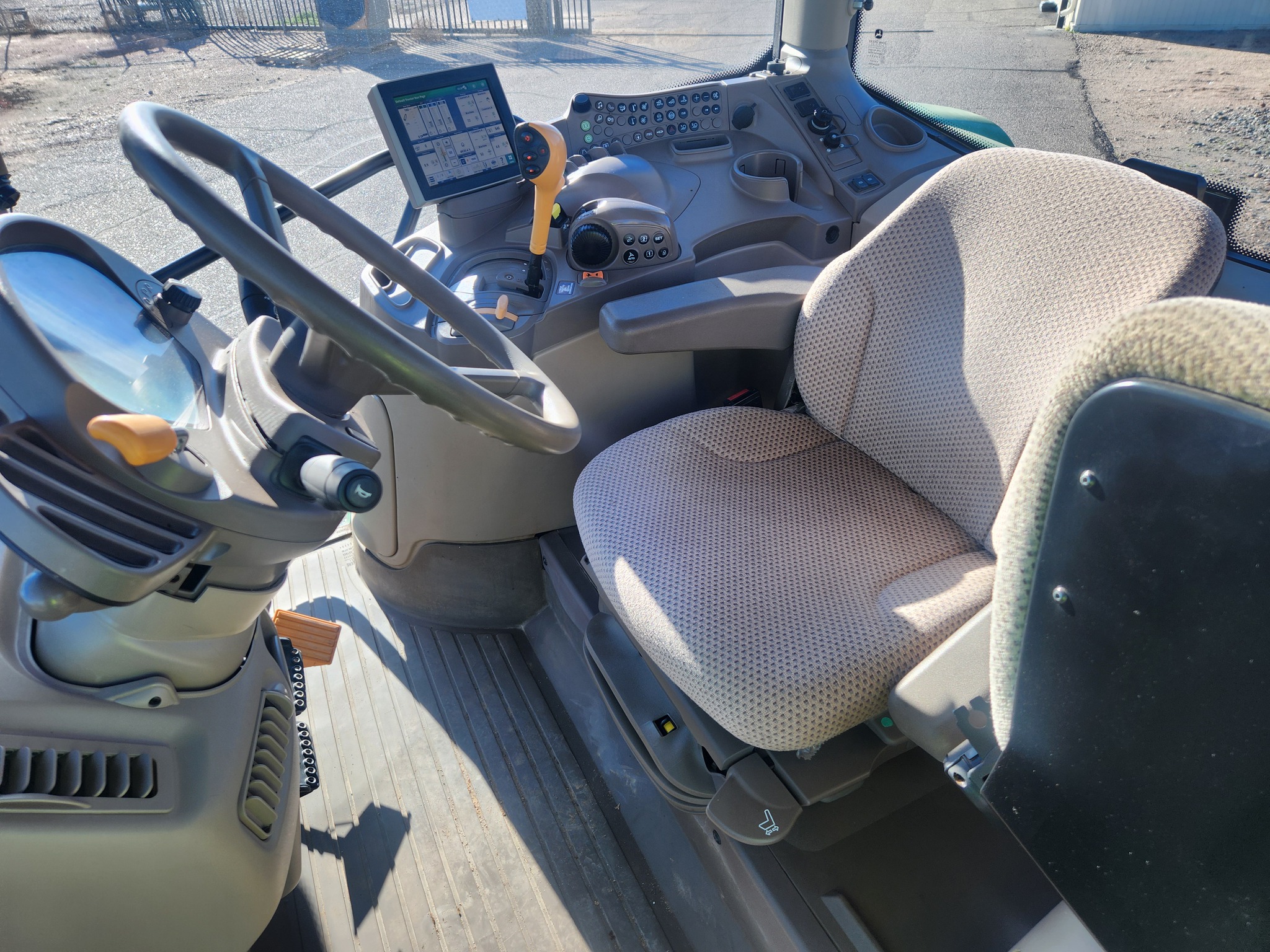 2020 John Deere 6130R Image 16