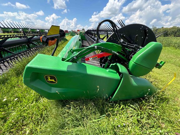 Used 2023 John Deere RD35F Combine Platforms at Koenig Equipment in Anna, OH - Photo5
