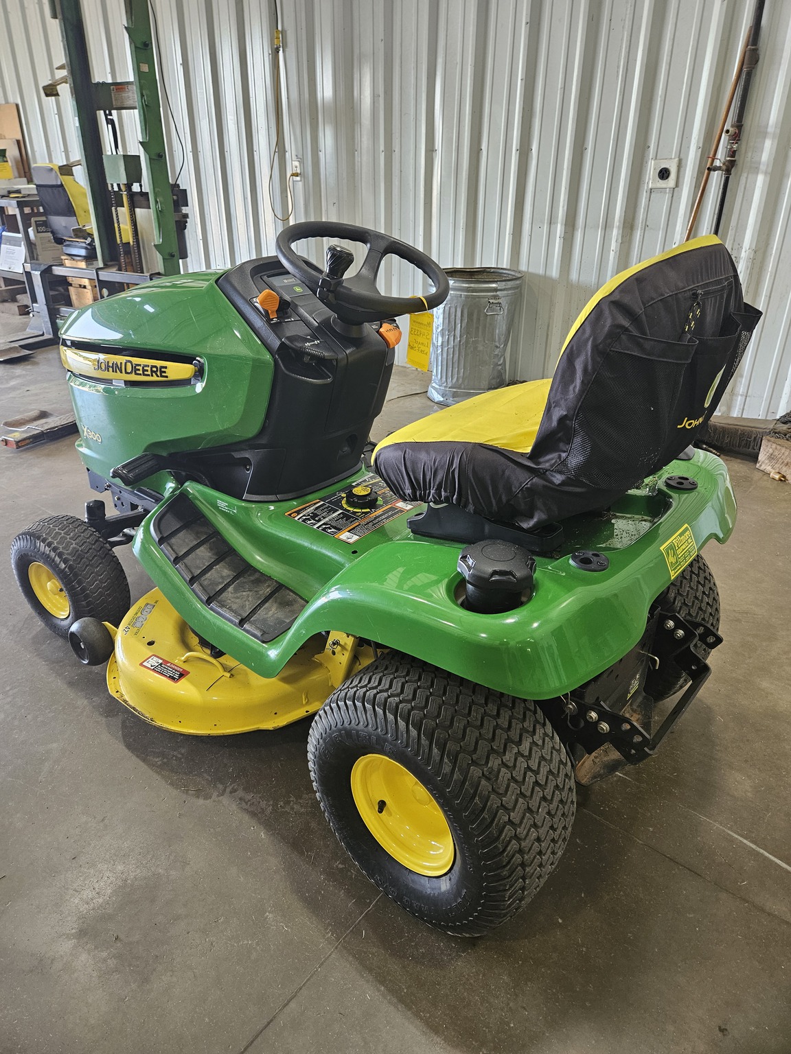 2011 John Deere X300 Image 4